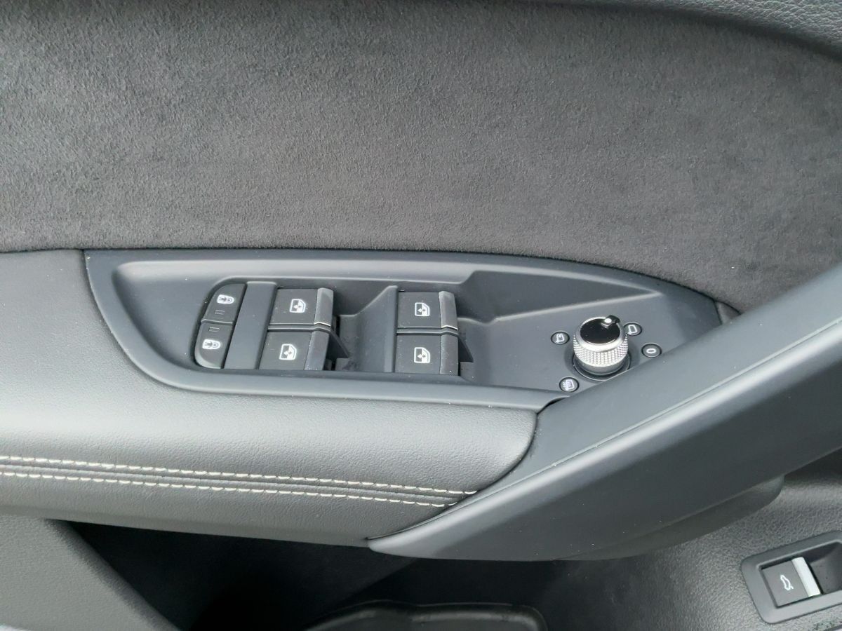 Audi Q5 45 TFSI QU 2xS-LINE - Samsaru's Car Outlet