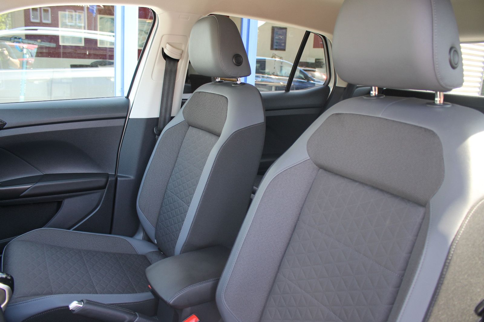 Volkswagen T-Cross Style - Samsaru's Car Outlet