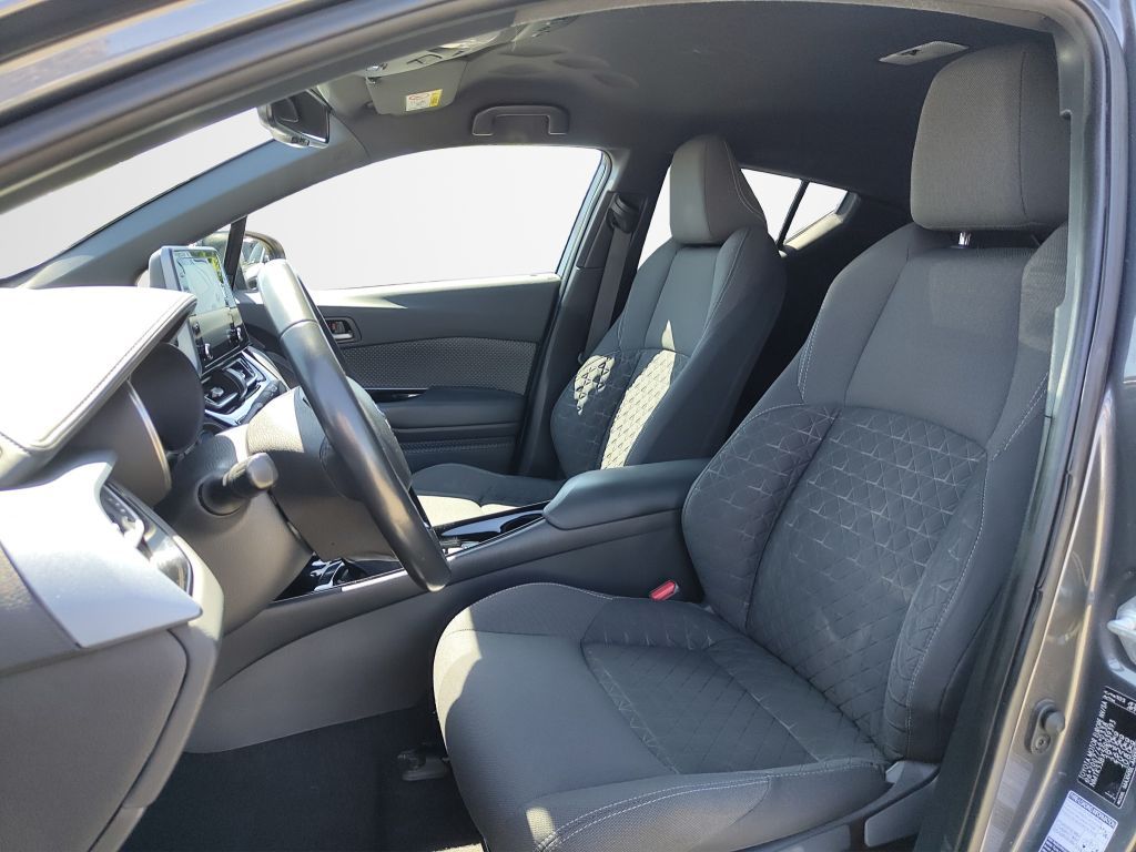 Toyota C-HR 2.0 Hybrid - Samsaru's Car Outlet