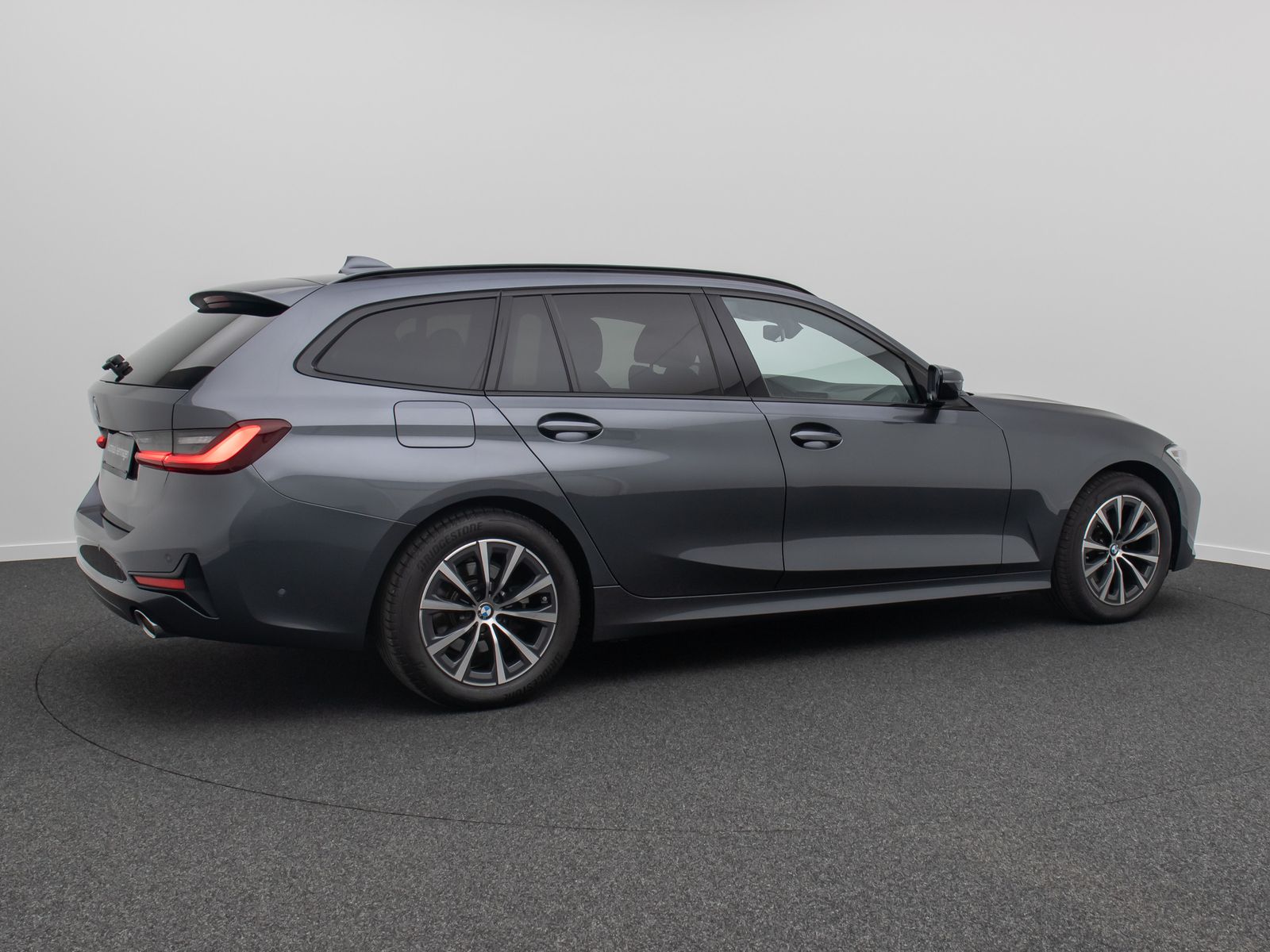 BMW 320d Sport Line - Samsaru's Car Outlet