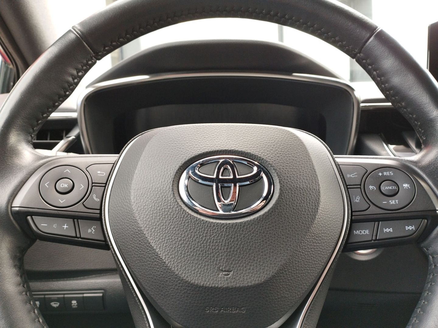 Toyota Corolla 1.8 Hybrid - Samsaru's Car Outlet