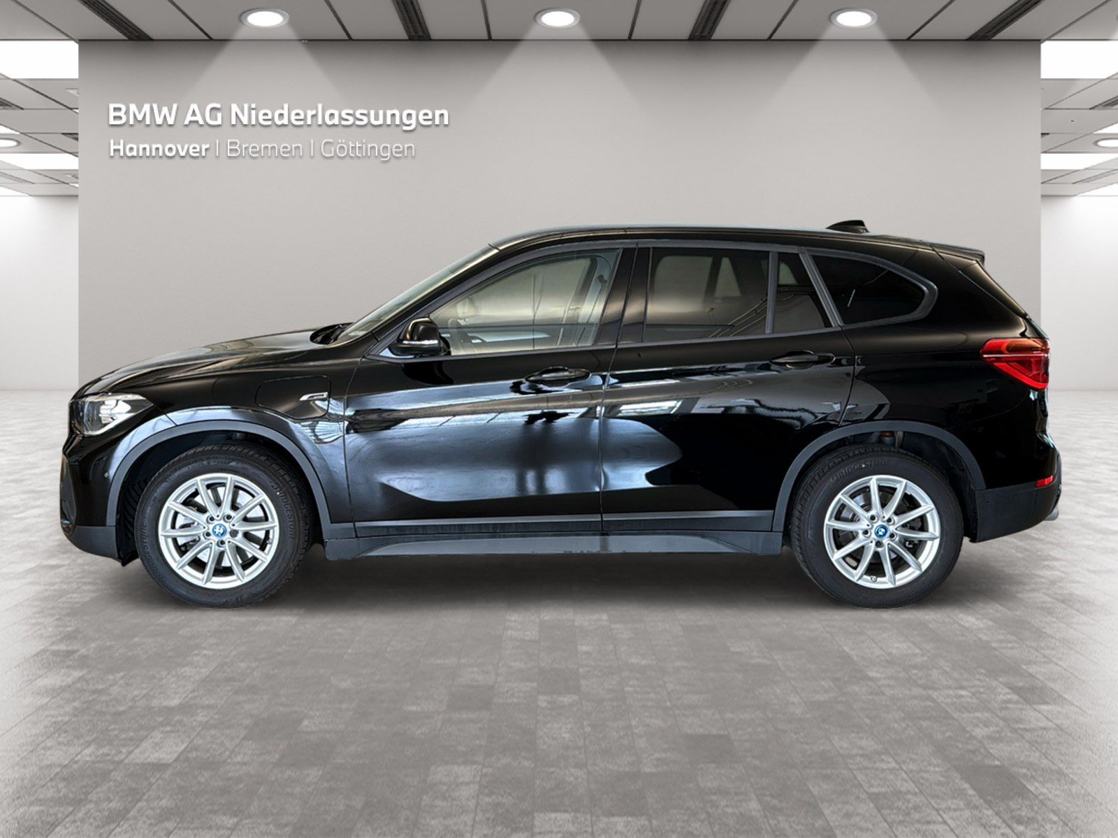 BMW X1 xDrive25e - Samsaru's Car Outlet