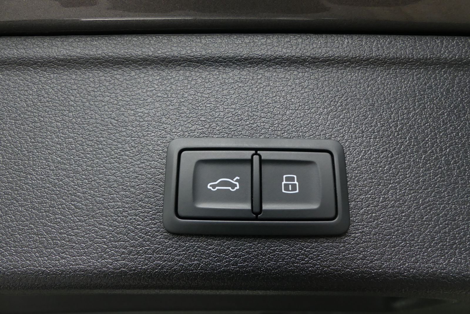 Audi A4 40 TFSI quattro S-Line - Samsaru's Car Outlet