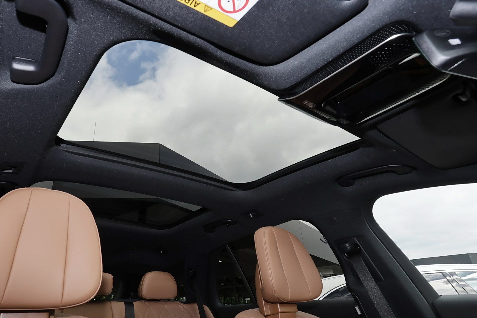 Mercedes-Benz E 450 d 4M T AMG MBUX+DIG-LED+360°+Pano+AHK+SHZ