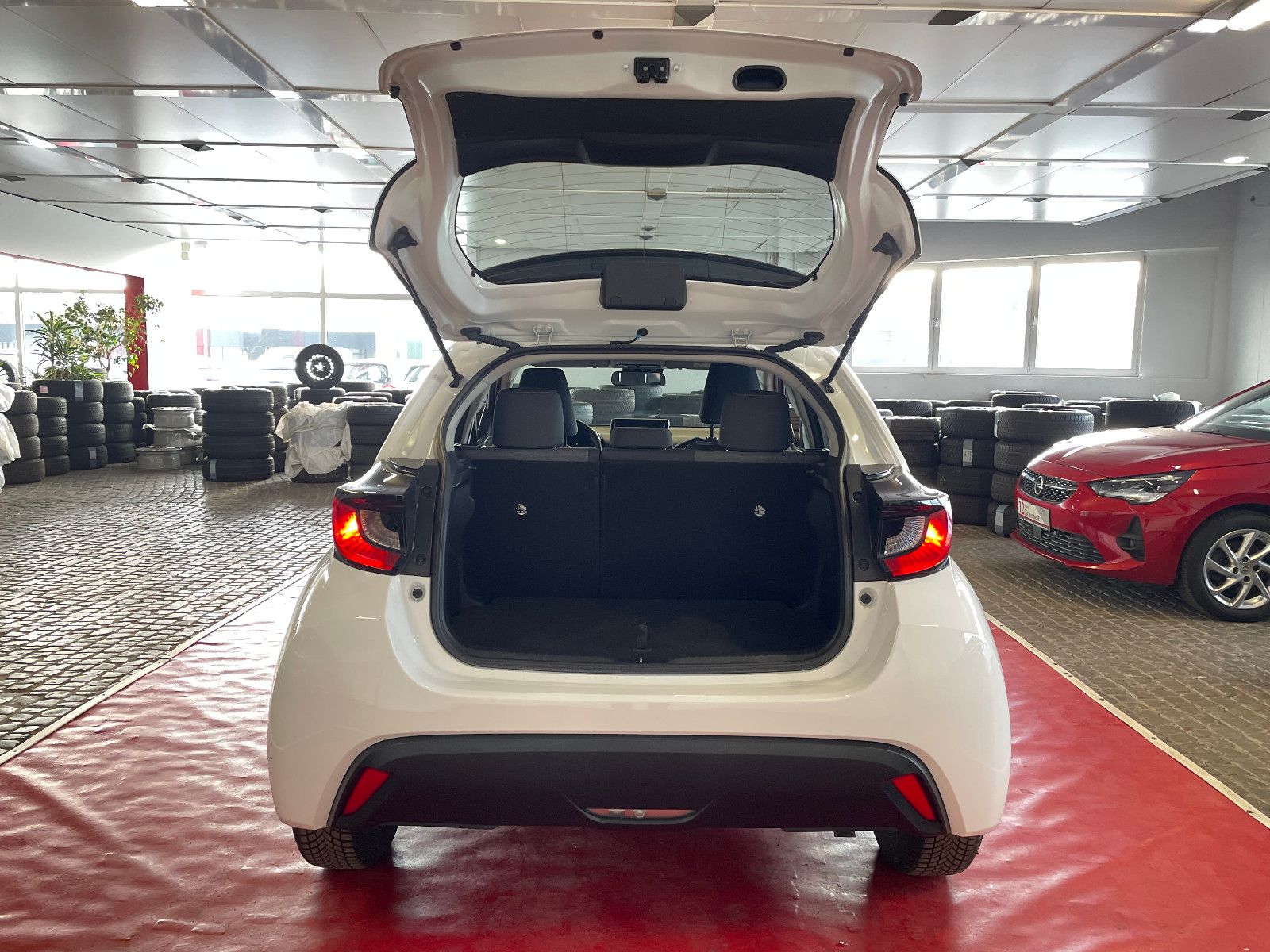 Toyota Yaris Comfort - Samsaru's Car Outlet