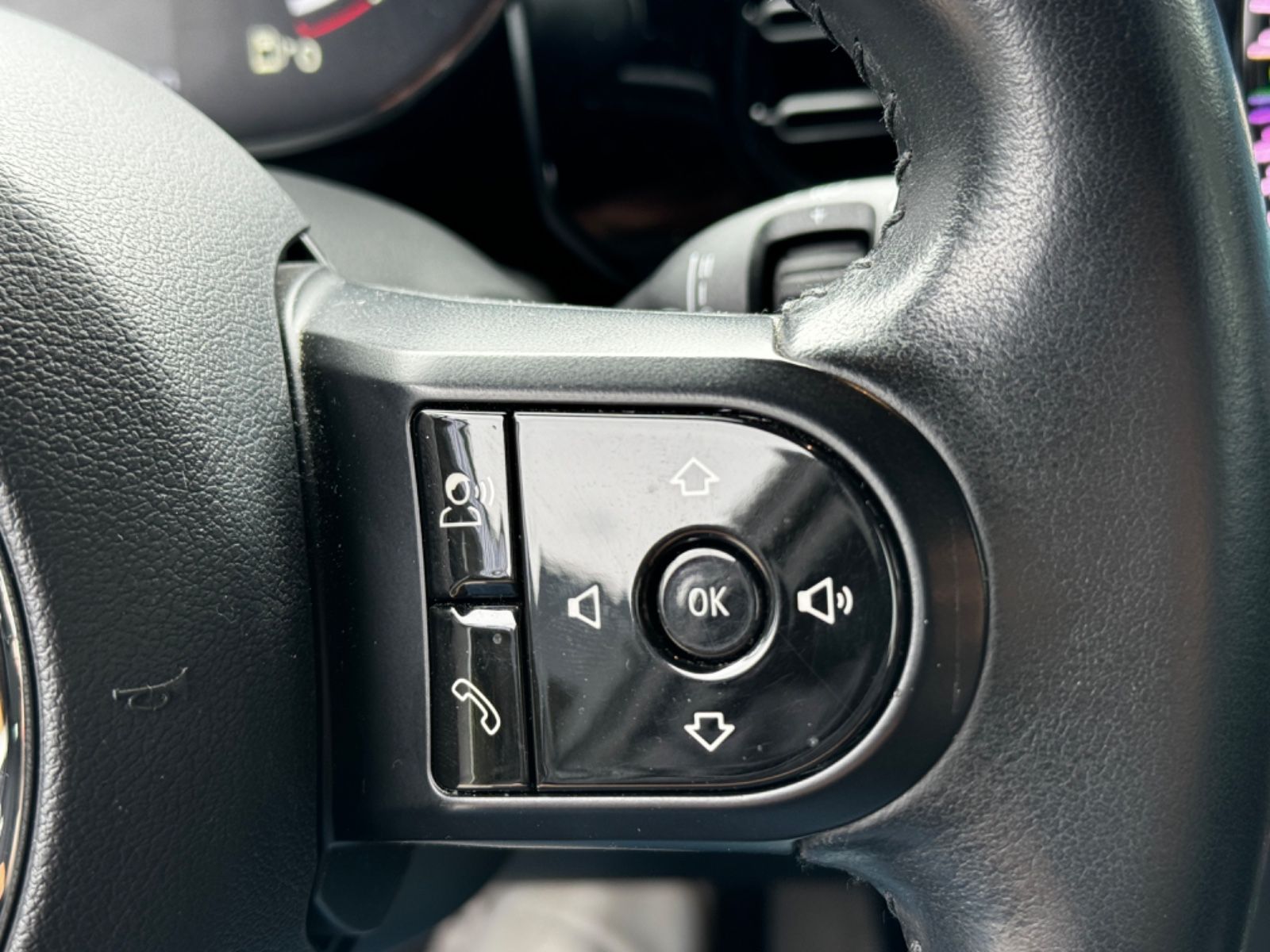 MINI Cooper - Samsaru's Car Outlet