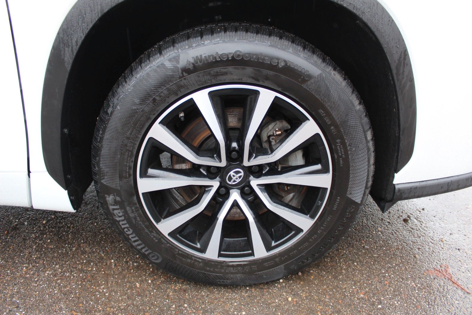 Toyota Highlander Hybrid Luxury*7-Sitzer*PANO*1.Hd.*ACC