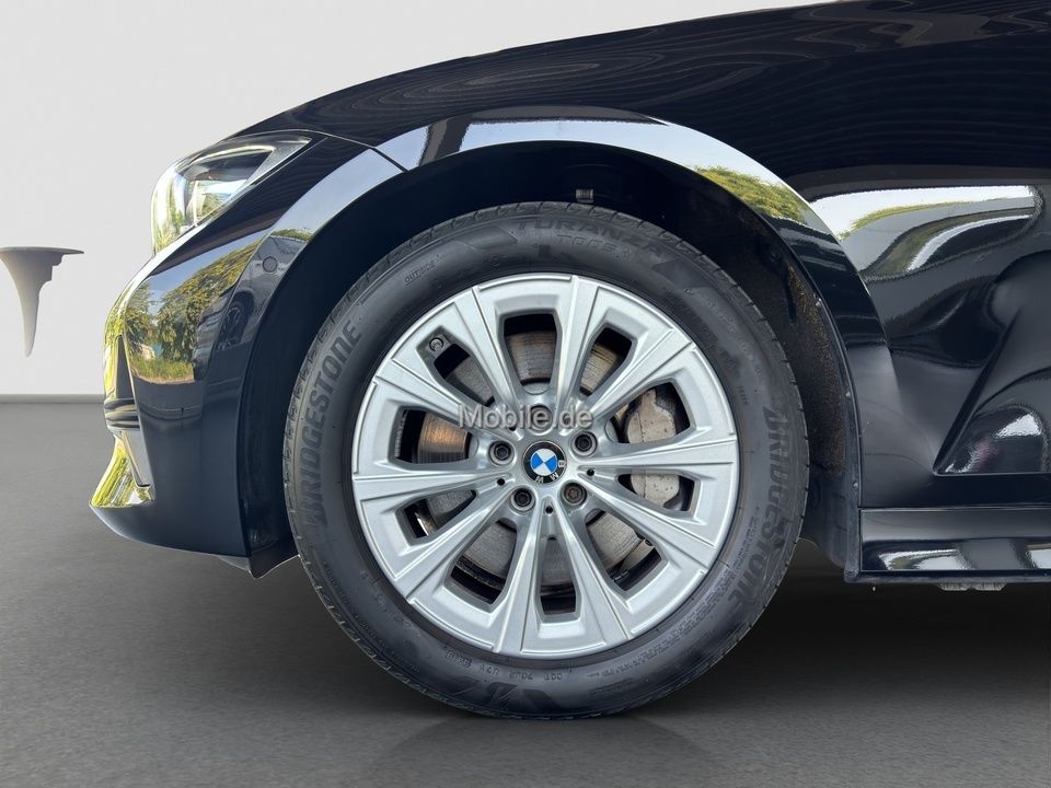 BMW 330d xDrive Touring Advantage - Samsaru's Car Outlet