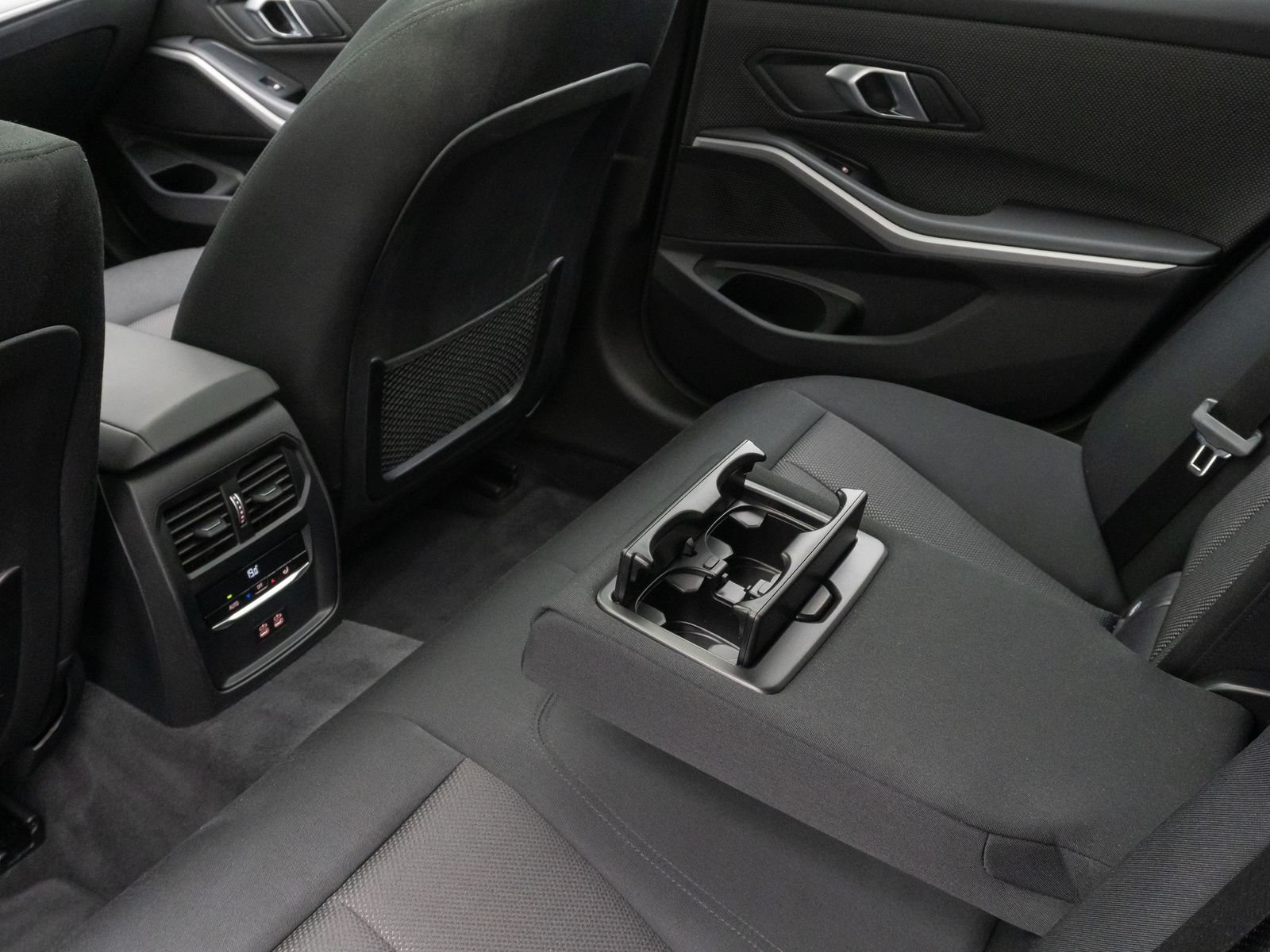 BMW 320e - Samsaru's Car Outlet