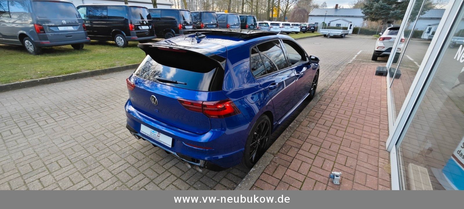 Volkswagen Golf VIII R 20 Years 4Motion DSG - Samsaru's Car Outlet
