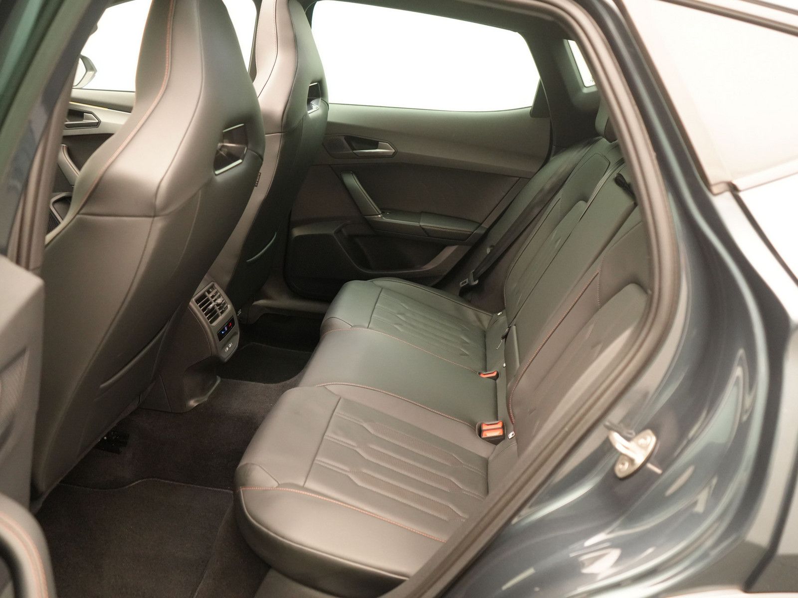 Cupra Formentor VZ DSG PANO NAVI AHK ACC BEATS LEDER