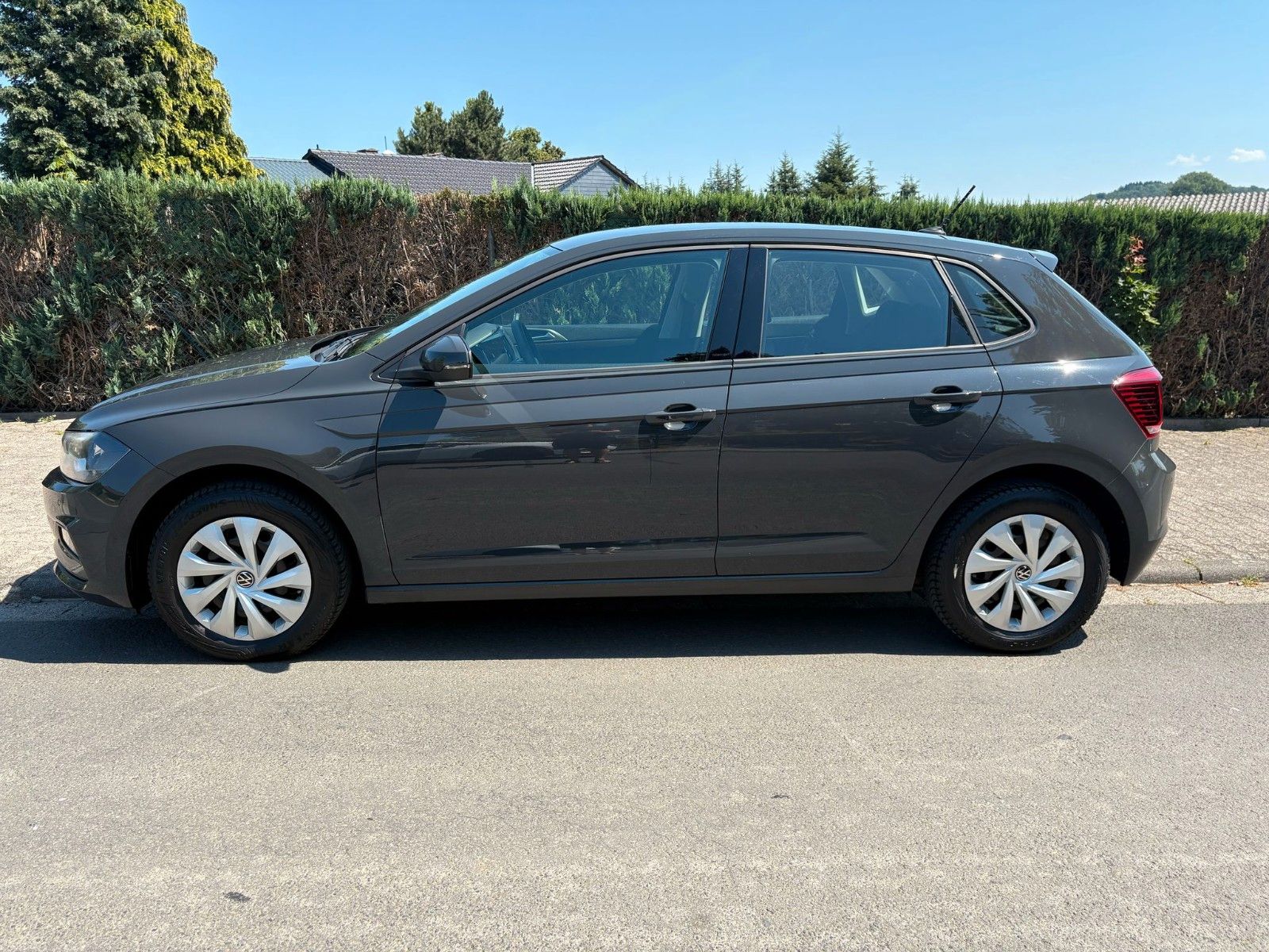 Volkswagen Polo 1.0 TSI - Samsaru's Car Outlet