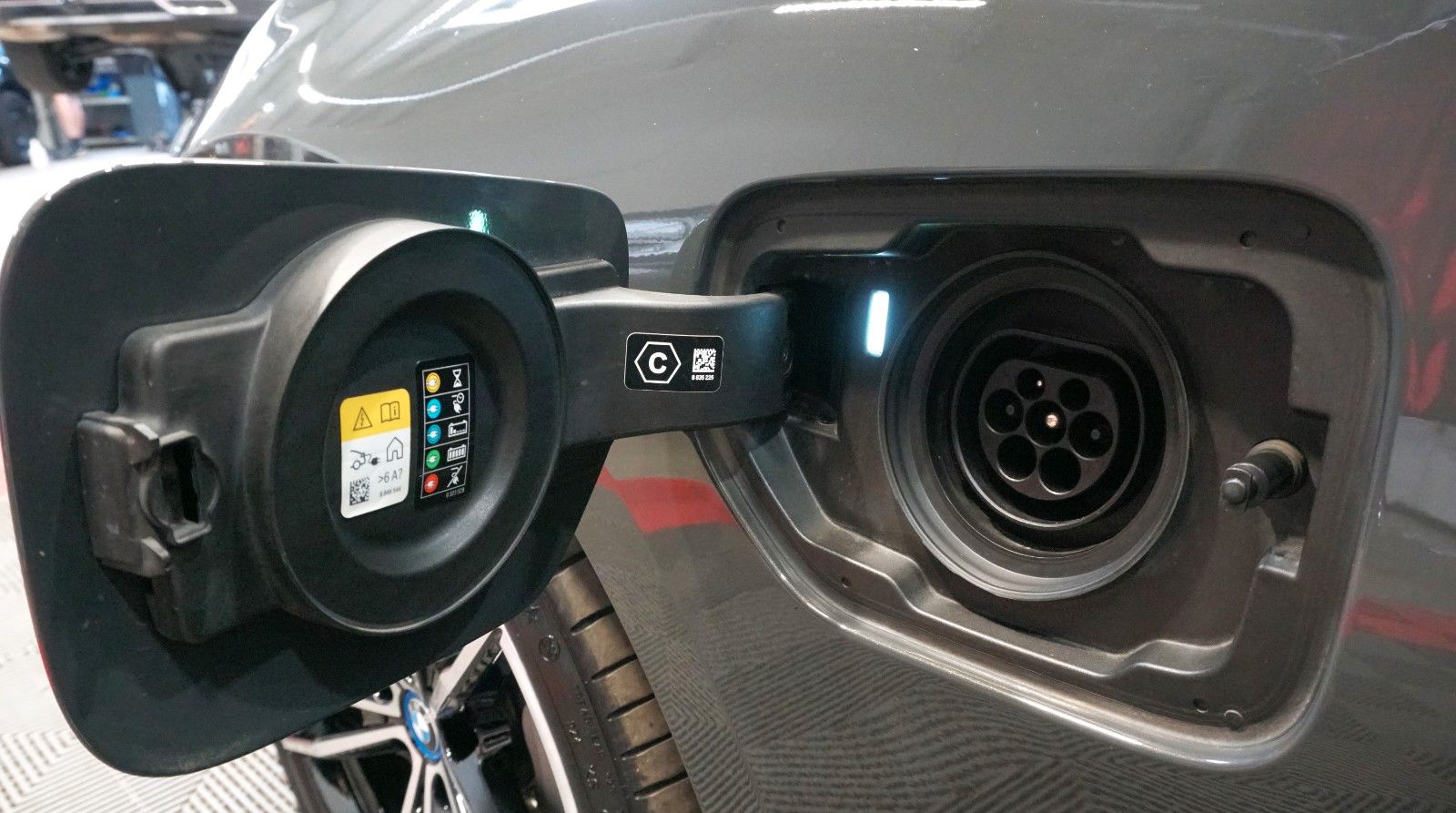 BMW 330 e xDrive M Sport - Samsaru's Car Outlet