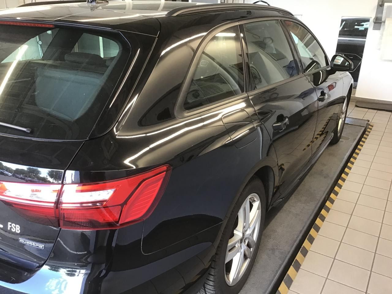 Audi A4 Avant 40 TDI quattro S tronic S-Line - Samsaru's Car Outlet