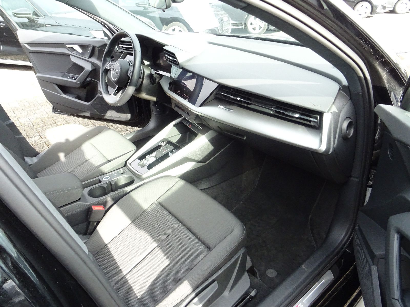 Audi A3 Sportb 30TFSI S line Navi LED SHZ Virtuell