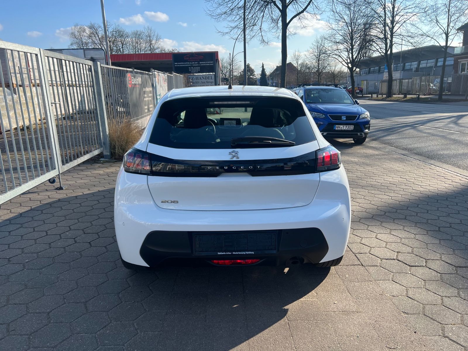 Peugeot 208 Active Pack - Samsaru's Car Outlet