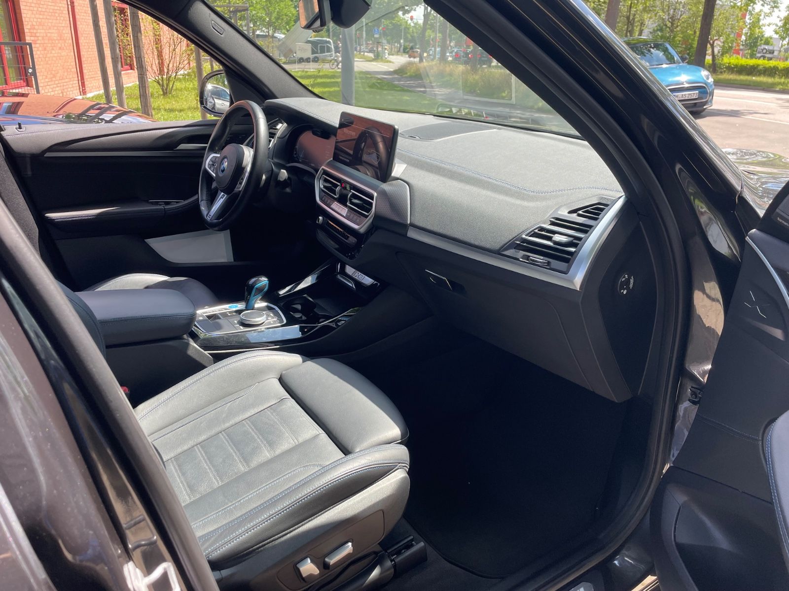 BMW iX3 Impressive*Panora*Head*360°*Laser*AHK*Kardon