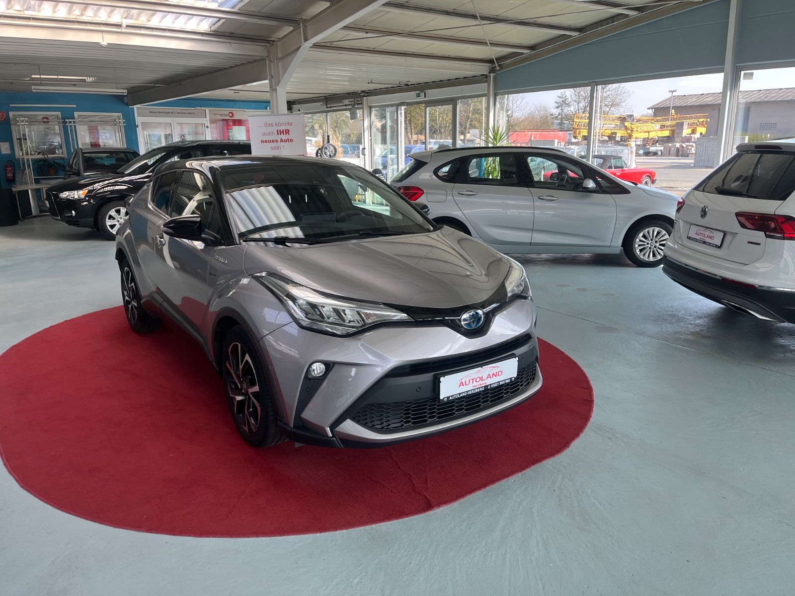 Toyota C-HR Hybrid1.8 Team - Samsaru's Car Outlet