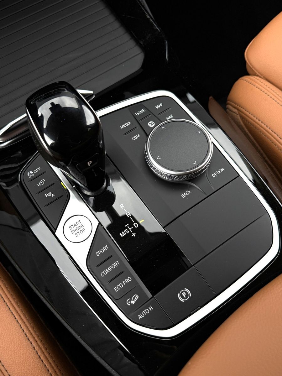 BMW X3 xDrive 20i Laser - Samsaru's Car Outlet