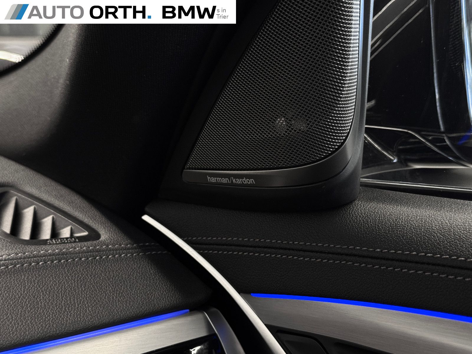 BMW 530d xDrive Touring PANO ST-HZG MASSAGE SITZLÜFT