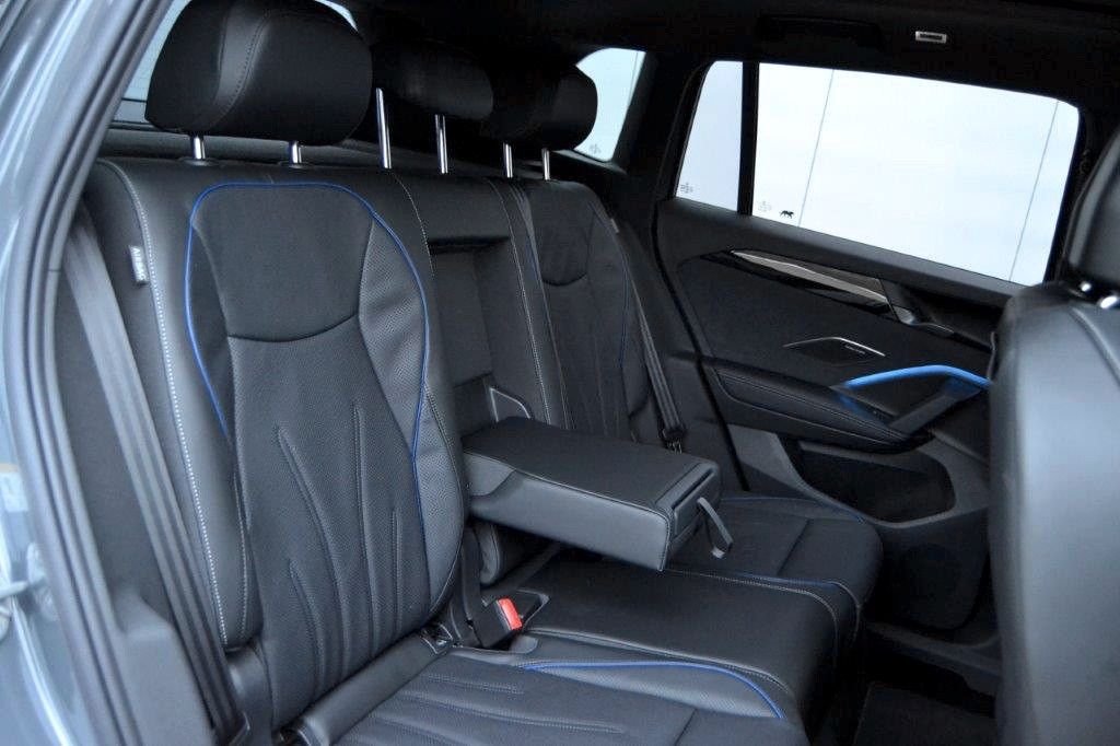 Volkswagen Tiguan 2.0 TDI 4Motion R-Line, Vollausstattung!