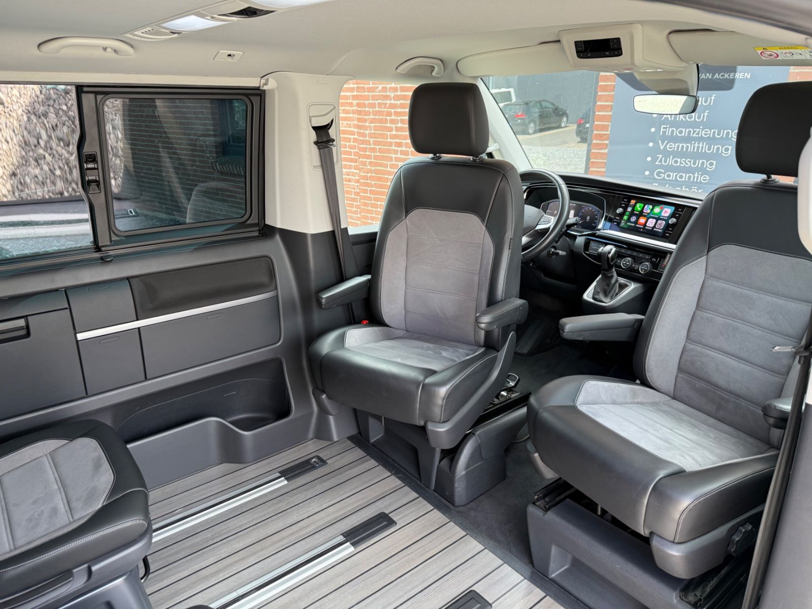 Volkswagen T6.1 Multivan 2.0 TDI DSG Generation Six - Samsaru's Car Outlet
