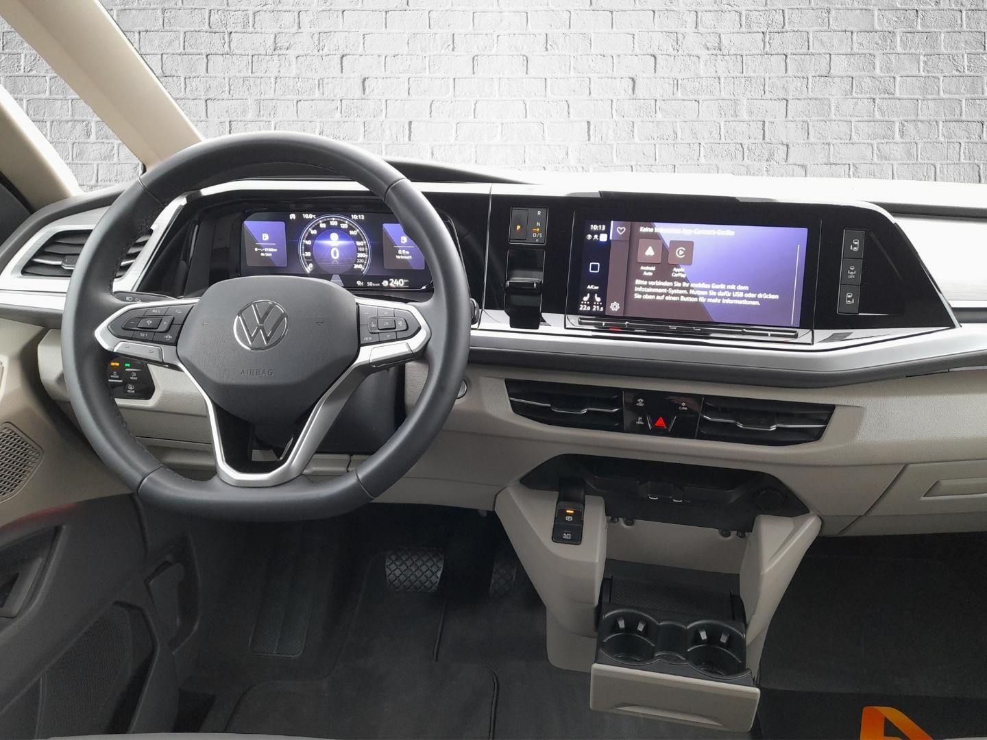 Volkswagen Multivan Life 2.0 TDI - Samsaru's Car Outlet