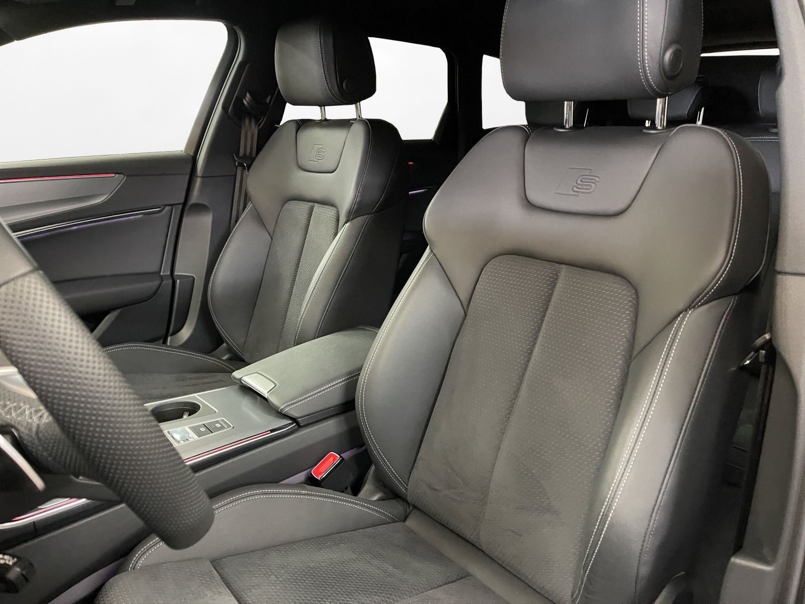 Audi A6 Avant 50 TFSIe qu. S line - Samsaru's Car Outlet