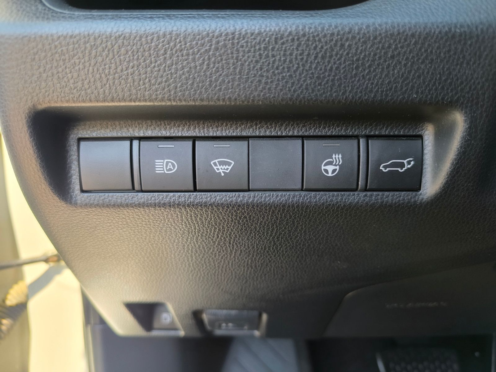 Toyota RAV 4 2.5 Plug-In Hybrid Auto AWD - Samsaru's Car Outlet
