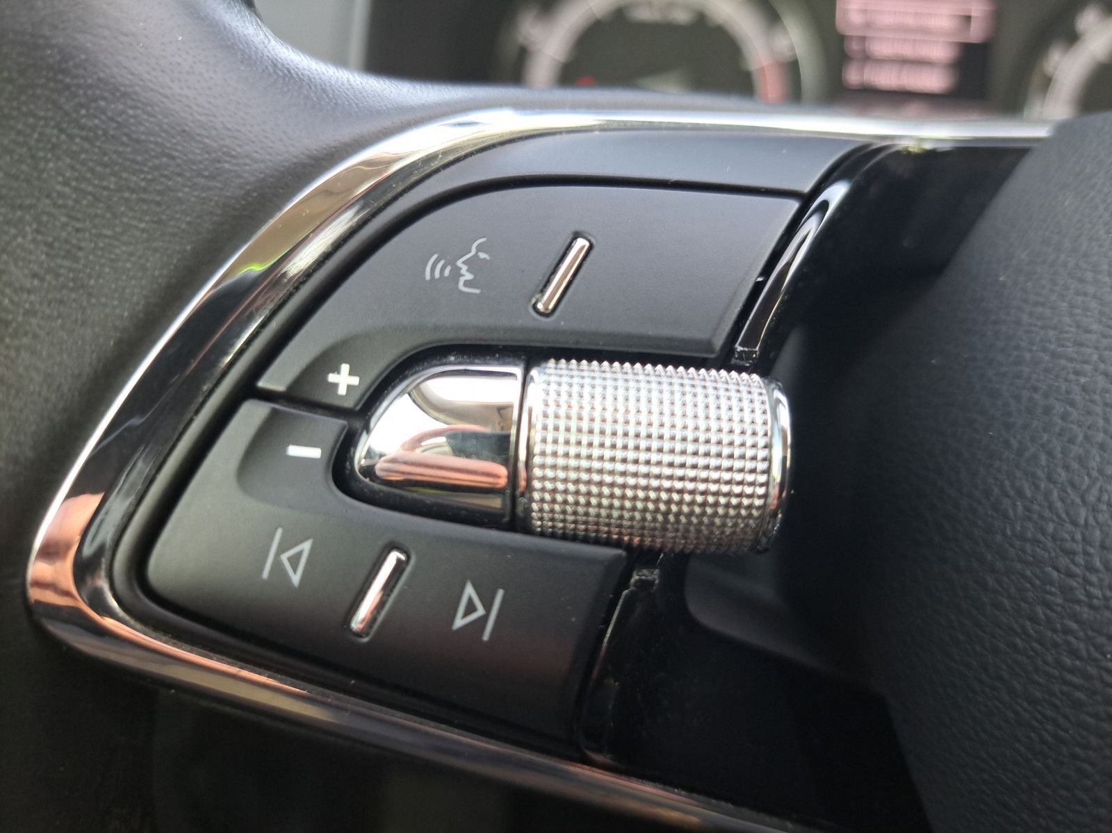 Skoda Karoq Ambition 1.5 TSI DSG - Samsaru's Car Outlet