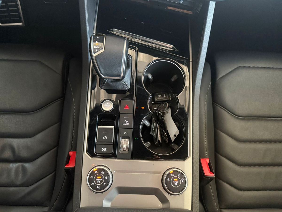 Volkswagen Touareg R-Line BLACK 3.0 TDI - Samsaru's Car Outlet