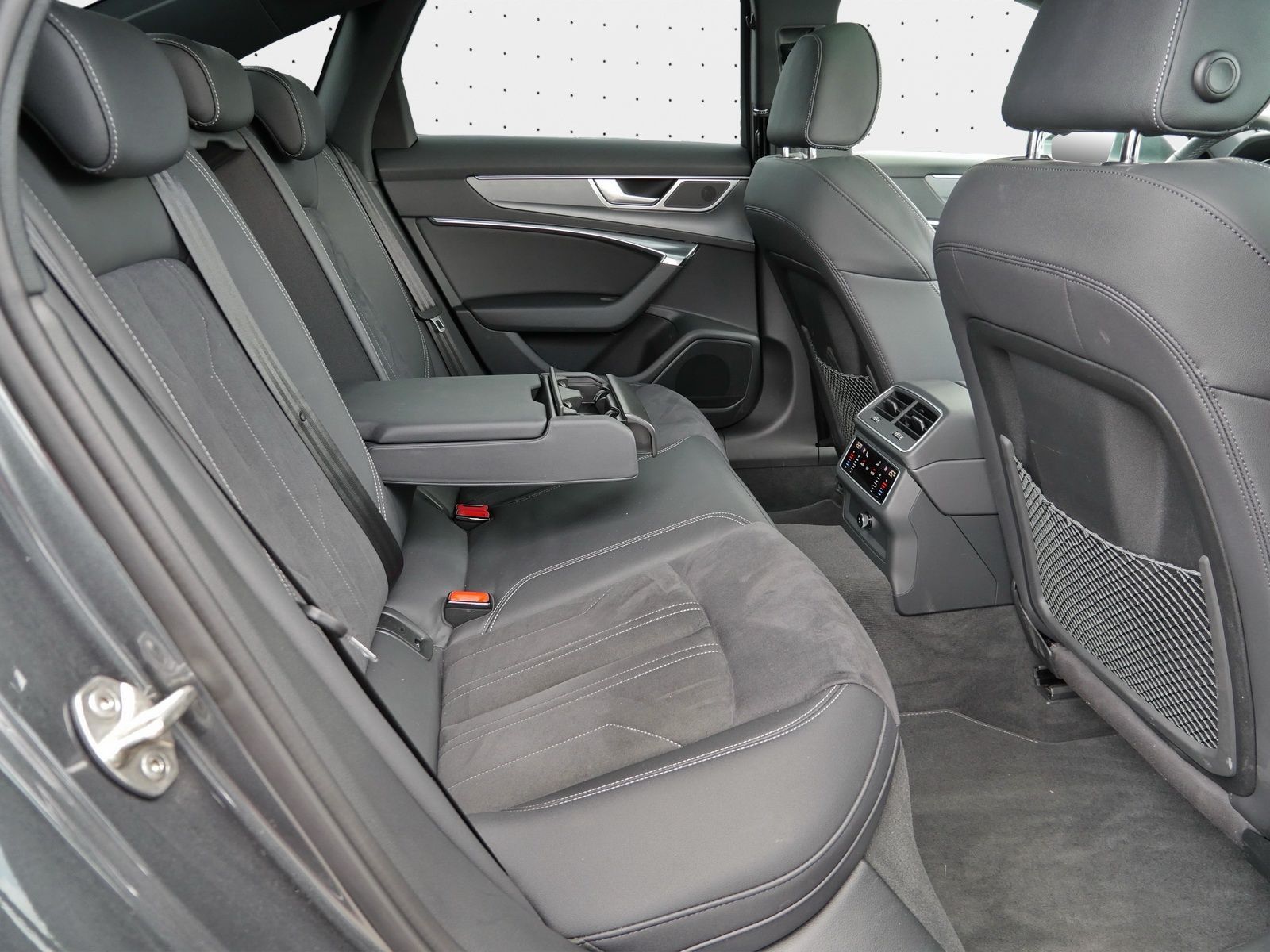 Audi A6 Limousine 55 TFSI S line - Samsaru's Car Outlet