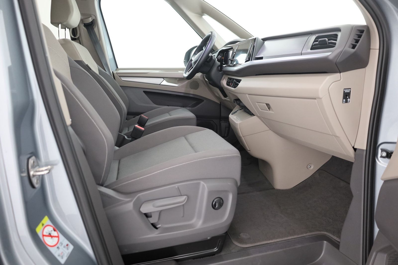 Volkswagen T7 Multivan 2.0 TDI DSG - Samsaru's Car Outlet