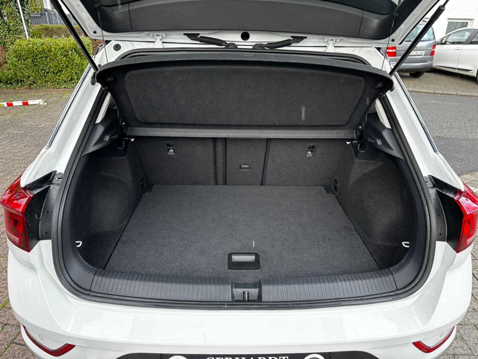 Volkswagen T-Roc 2.0 - Samsaru's Car Outlet