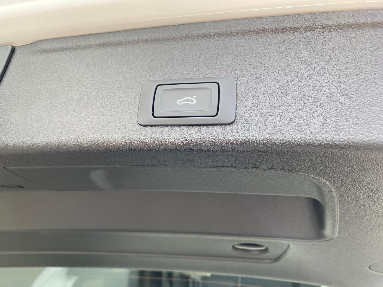 Audi A4 Avant 40 TDI quattro S line - Samsaru's Car Outlet