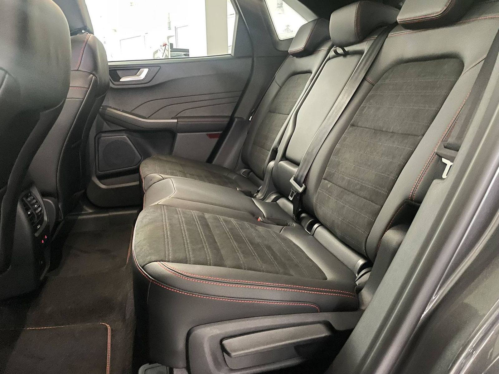 Ford Kuga ST-Line X - Samsaru's Car Outlet