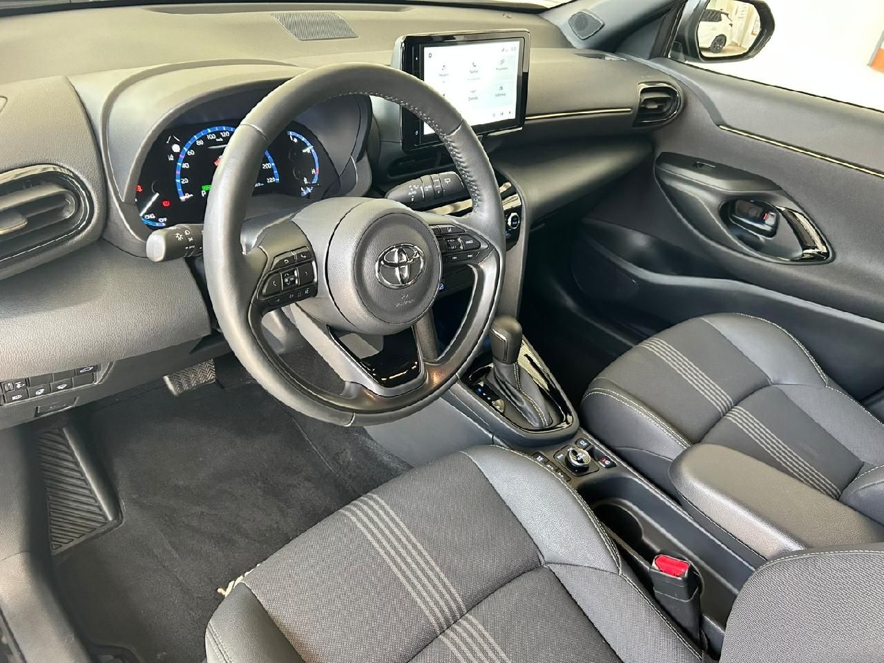 Toyota Yaris Cross Hybrid AWD-i Adventure Kamera C