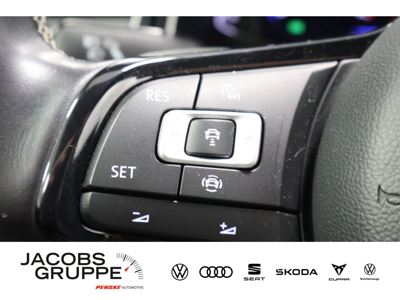 Volkswagen T-Roc 2.0 TSI 4M R - Samsaru's Car Outlet