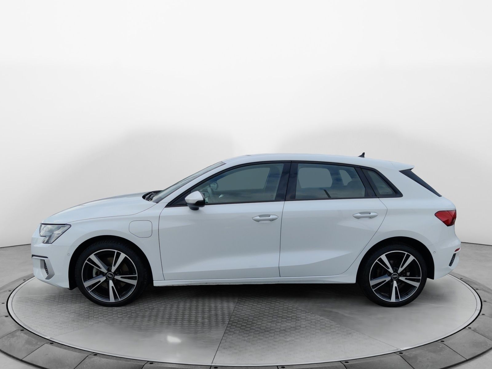 Audi A3 Sportback 40 TFSI e S-Tronic Advanced - Samsaru's Car Outlet