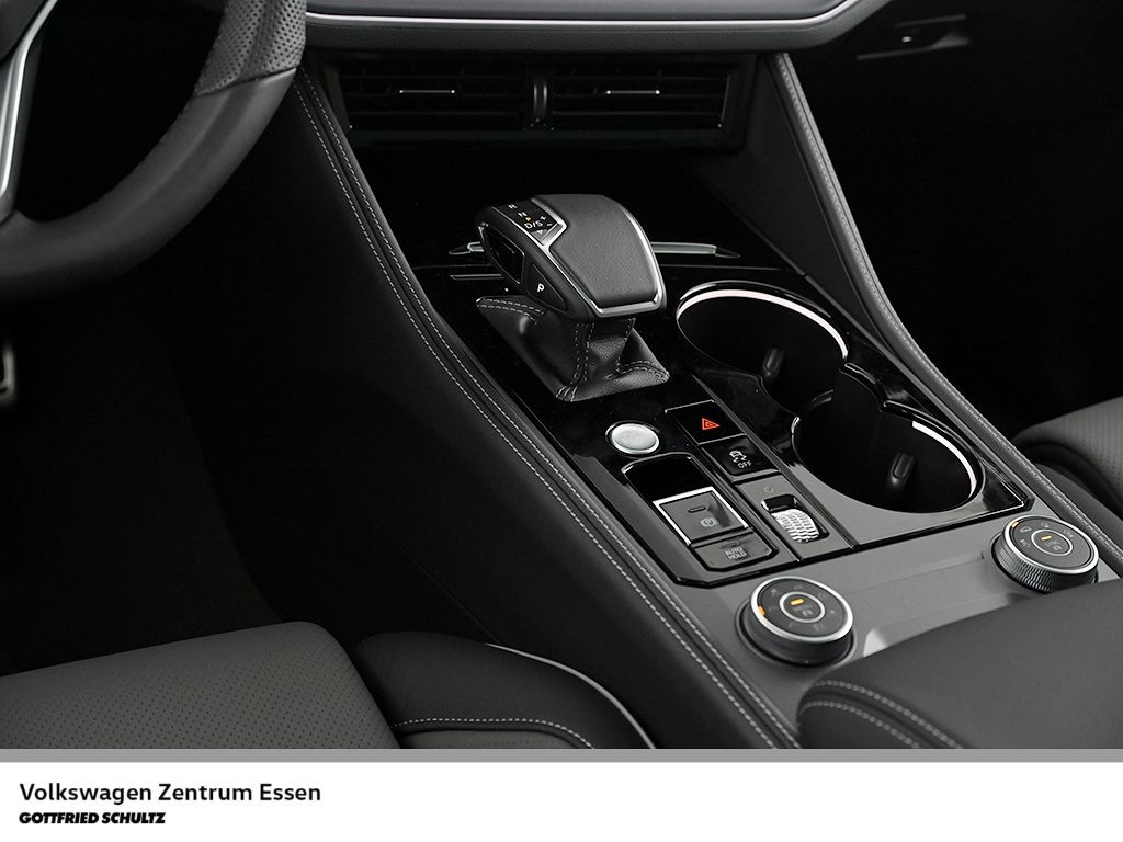 Volkswagen Touareg R-Line 3.0 TDI 4Motion Pano Leder Standh