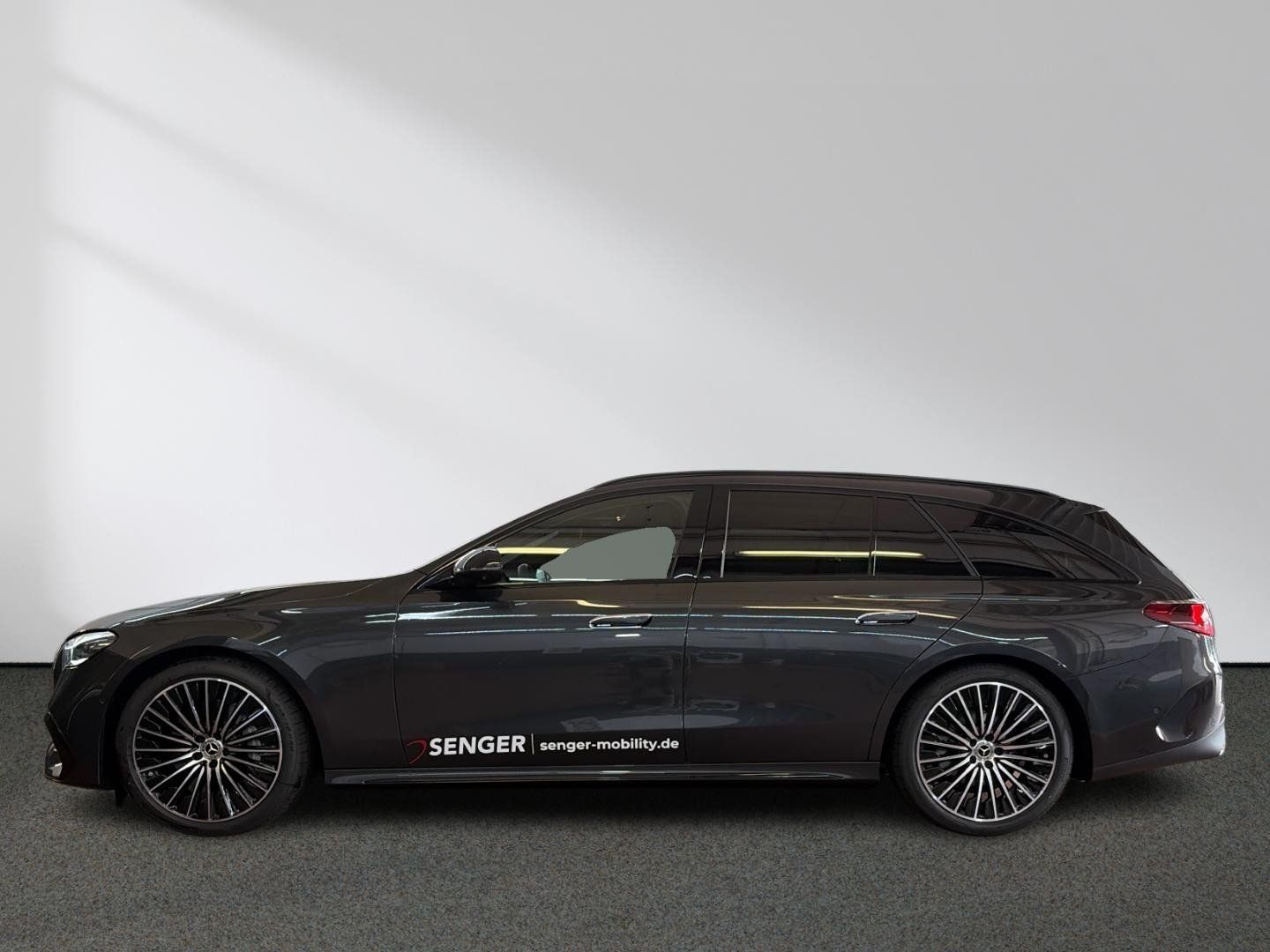 Mercedes-Benz E 220 d T AMG Night Pano 20" Burmester 360° AHK