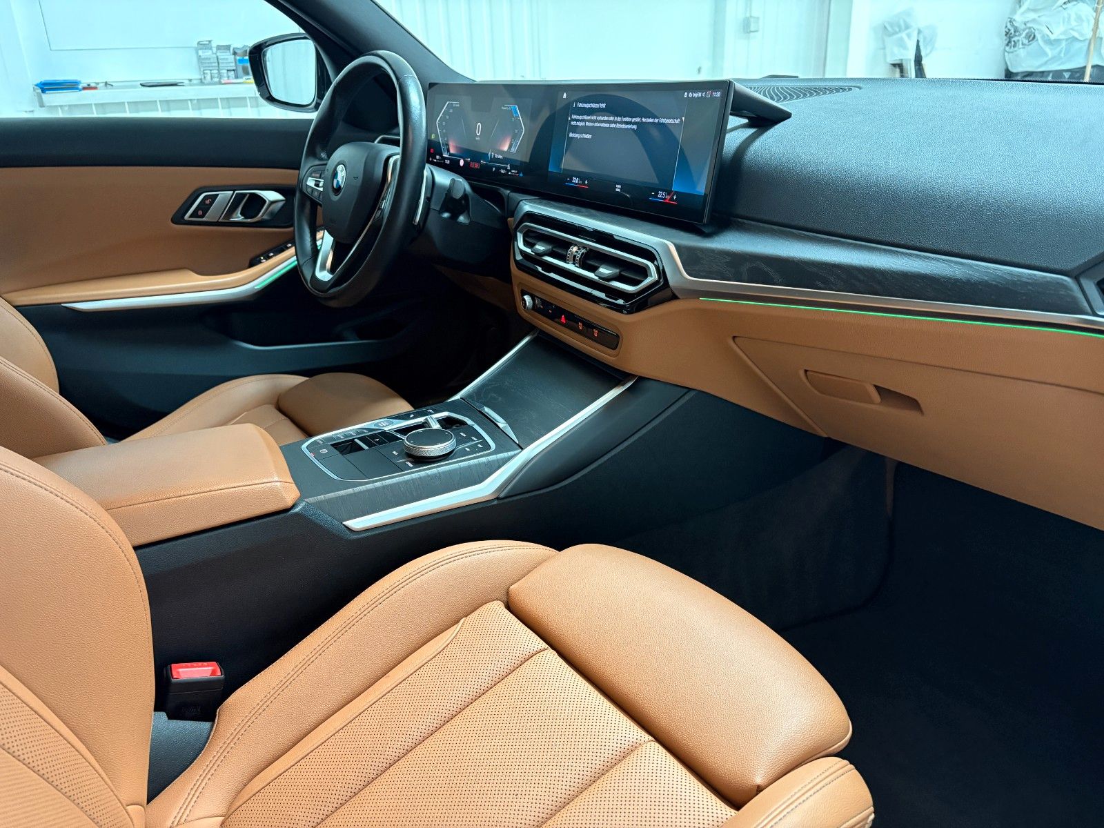 BMW 320 d xDrive /Curved-Display/LED/AHK/18"