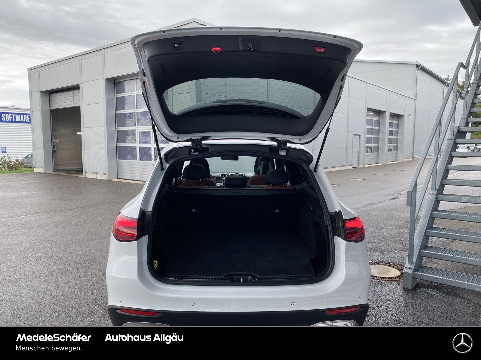 Mercedes-Benz GLC 300 e 4M Avantgarde Pano LEDER Memory AHK