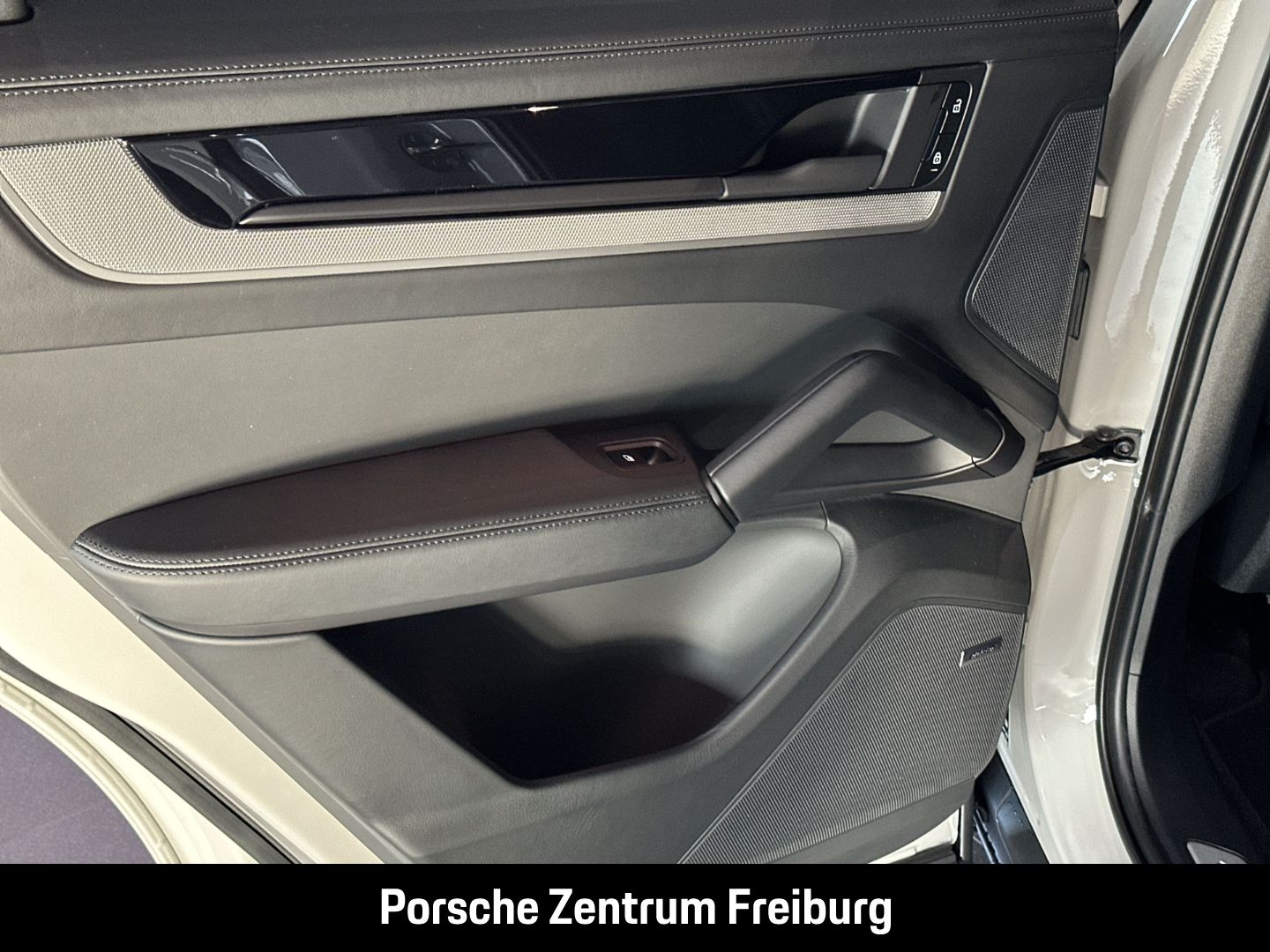 Porsche Cayenne Surround-View BOSE Luftfederung LED