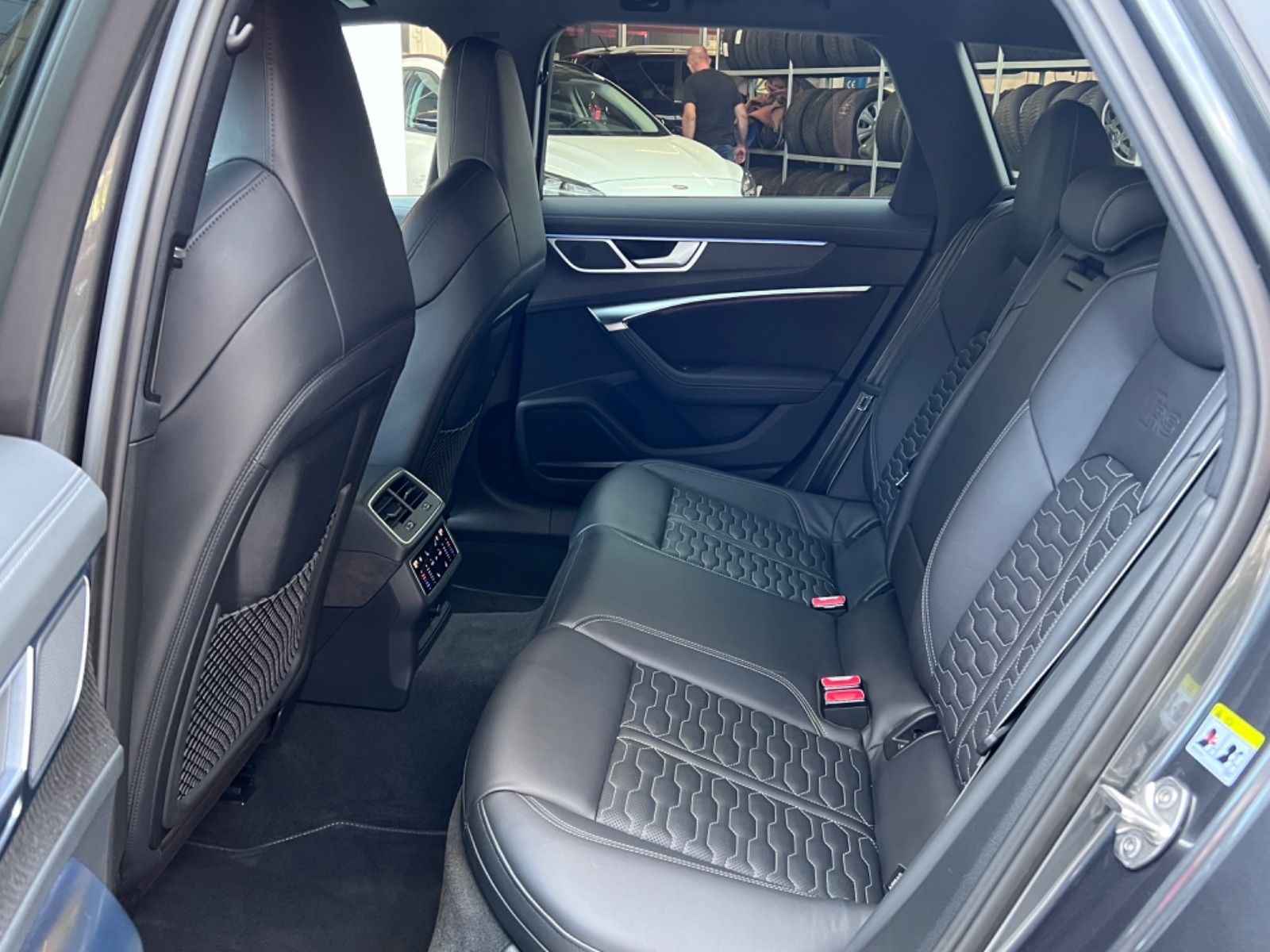Audi RS6 4.0 TFSI  DynamikPlus+305kmh+Panoramad.+HUD