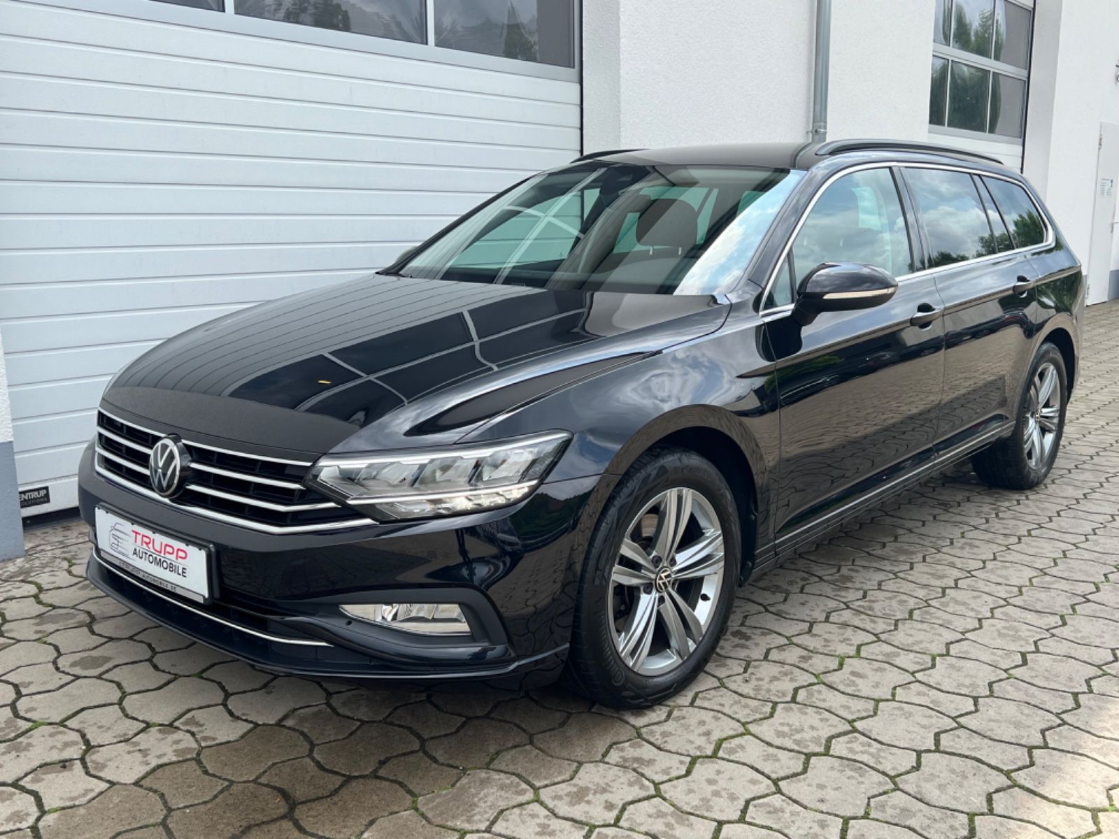 Volkswagen Passat 2.0 TDI - Samsaru's Car Outlet