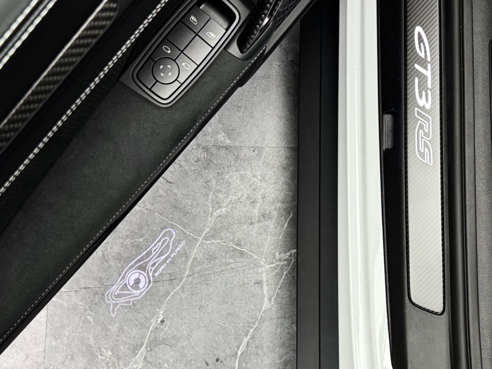 Porsche 992 GT3 RS - Samsaru's Car Outlet