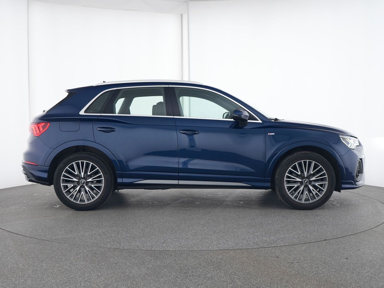 Audi Q3 S-Line - Samsaru's Car Outlet