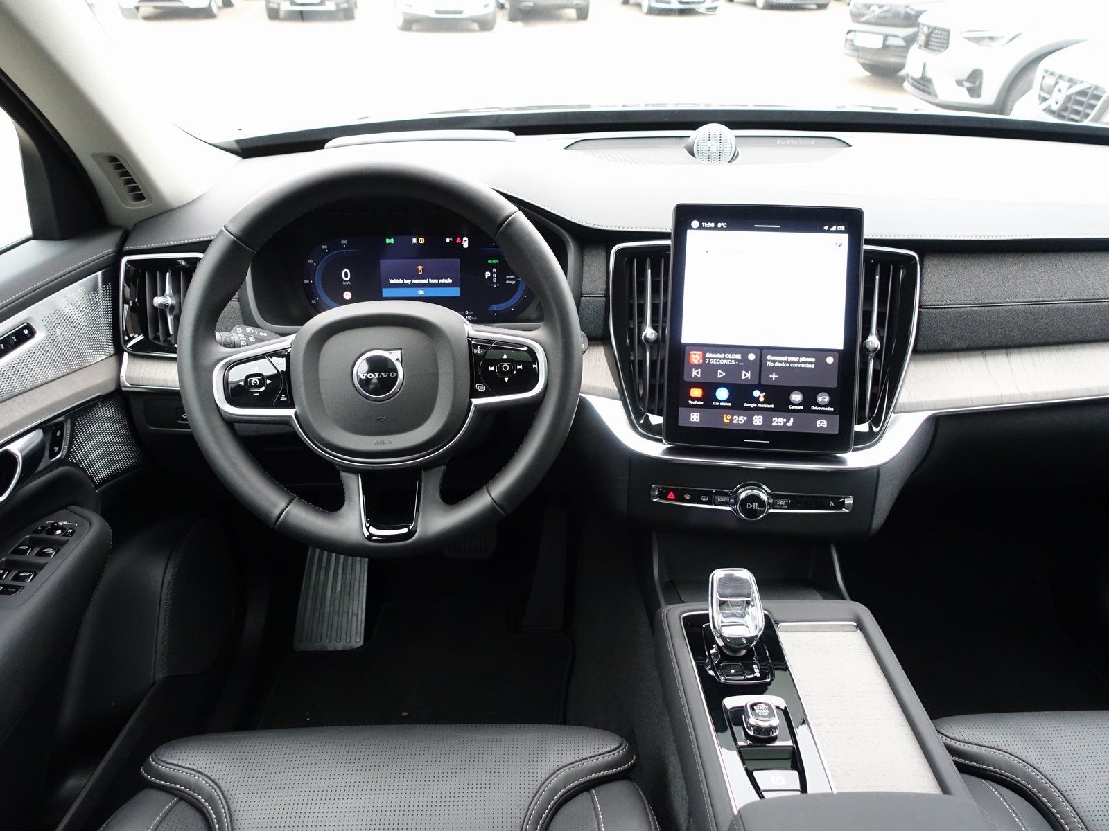 Volvo XC90 Plus T8 AWD/B&W/HeadUP/Pano/360°/FourC/AHK