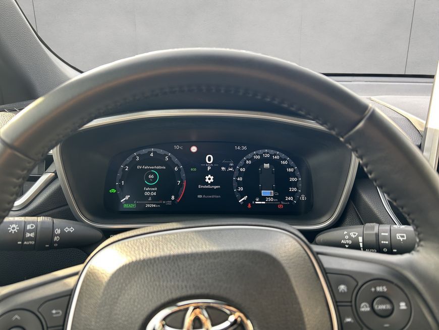 Toyota Corolla Cross 2.0 Hybrid Team Deutschland